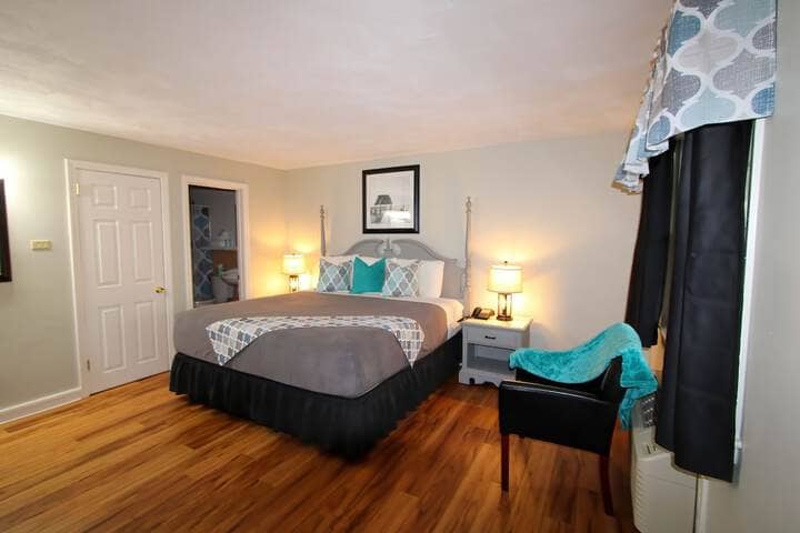Room 12 of 40