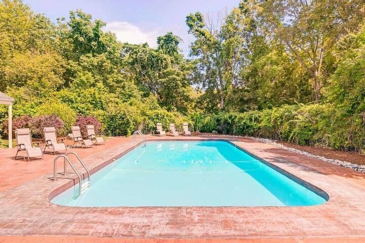 Pool 31 of 40