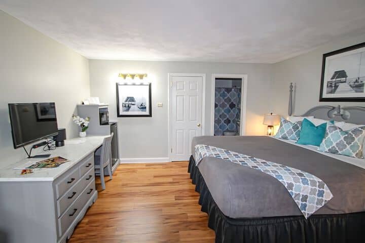 Room 25 of 40